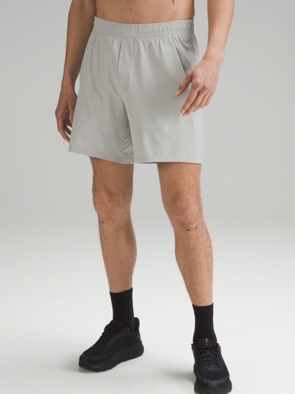 Lululemon men’s athletic shorts light gray
Pace breaker shorts 7”